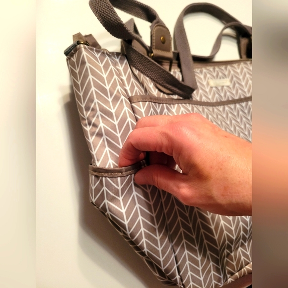 Baby Aspen 360 Signature Diaper Bag - Picture 3 of 6